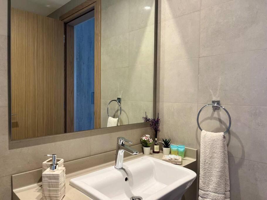 Appartement 2 Bedroom With Maid Exclusive Burj Khalifa View *